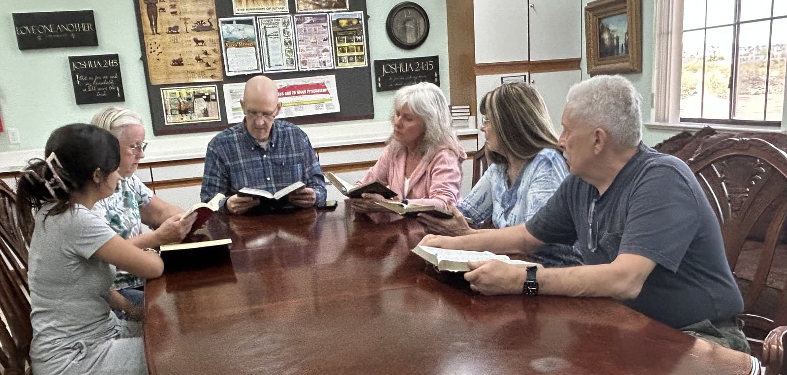 Wylie and Dawna leading a Bible study